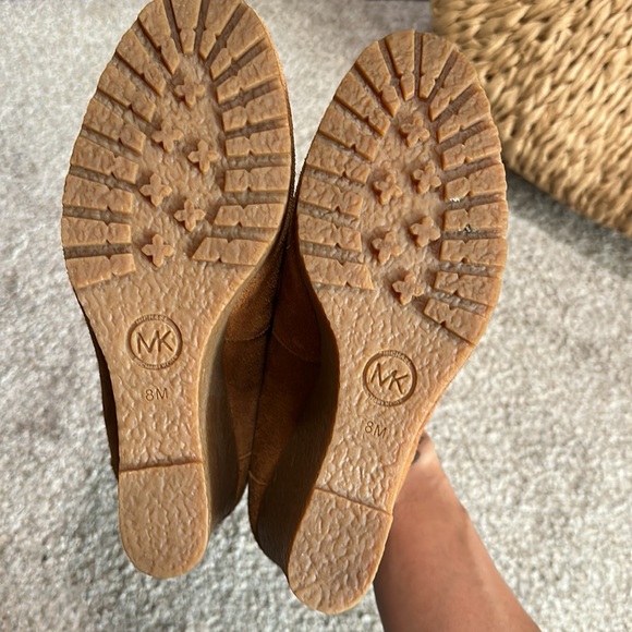 Michael Kors suede wedge size 8 - Picture 5 of 5